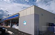 【コンビニエンスストア】ローソン御殿場新橋東店まで900ｍ