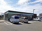 【コンビニエンスストア】ファミリーマート小松島大林町店まで550ｍ