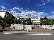 【中学校】新潟市立東石山中学校まで850ｍ