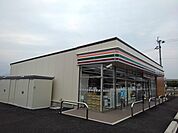 【コンビニエンスストア】セブンイレブン西都右松店まで700ｍ