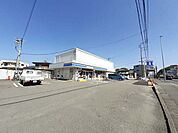 【コンビニエンスストア】ローソン 高知槇山町店まで650ｍ