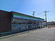 【コンビニエンスストア】ファミリーマート 飯能加治小学まで240ｍ