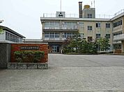 【中学校】牧野中学校まで800ｍ
