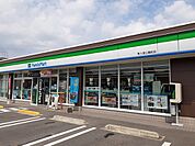 【コンビニエンスストア】ファミリーマート隼人塚公園前店まで800ｍ