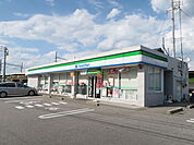 【コンビニエンスストア】ファミリーマート 幸田六栗店まで500ｍ