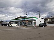 【コンビニエンスストア】ファミリーマート新居浜神郷店まで193ｍ