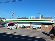 【コンビニエンスストア】ファミリーマート新居浜庄内店まで216ｍ