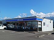【コンビニエンスストア】ローソン新居浜滝の宮町店まで800ｍ