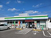 【コンビニエンスストア】ファミリーマート新居浜泉池店まで456ｍ