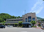 【市役所・区役所】砥部町役場様まで450ｍ