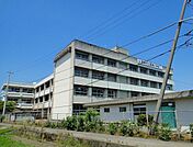 【小学校】飯岡小学校まで1300ｍ