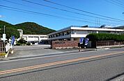 【中学校】西予市立宇和中学校様まで650ｍ