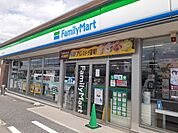 【コンビニエンスストア】ファミリーマート藤岡七丁目店まで700ｍ