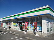 【コンビニエンスストア】ファミリーマート鹿沼幸町店まで750ｍ