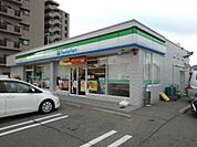 【コンビニエンスストア】ファミリーマート長野五分一店まで230ｍ