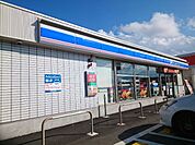【コンビニエンスストア】ローソン富岡七日市店まで750ｍ