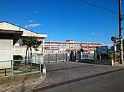 【小学校】高崎市立塚沢小学校まで800ｍ