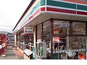 【コンビニエンスストア】セブンイレブン松川駅前店まで450ｍ