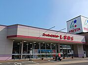 しまむら因島店まで555ｍ