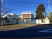 【小学校】千代田町立西小学校まで900ｍ