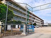 【小学校】多治米小学校まで700ｍ