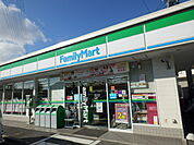 【コンビニエンスストア】ファミリーマート大府長草店まで450ｍ