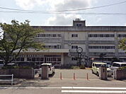 【小学校】明新小学校まで800ｍ