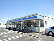【コンビニエンスストア】ローソン丸亀郡家町辻店まで300ｍ