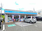 【コンビニエンスストア】ローソン桑名新西方店まで190ｍ