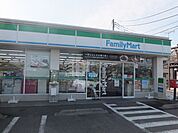 【コンビニエンスストア】ファミリーマート春日部粕壁店まで400ｍ