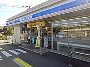 【コンビニエンスストア】ローソンふもと駅前店まで120ｍ