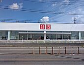 ユニクロ仙台泉店まで400ｍ