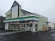 【コンビニエンスストア】ファミリーマート　そがわ千町店まで350ｍ
