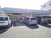 【コンビニエンスストア】ローソン吉川栄町店まで300ｍ