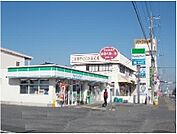 【コンビニエンスストア】ファミリーマートまで550ｍ