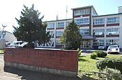 【小学校】滝川市立滝川第一小学校まで1300ｍ