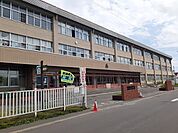 【小学校】旭川市立春光小学校まで450ｍ