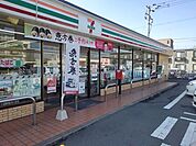【コンビニエンスストア】セブンイレブン久留米梅満町店まで1090ｍ