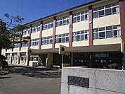 【小学校】函館市立高丘小学校まで300ｍ
