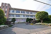 【小学校】与原小学校まで550ｍ