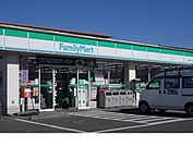 【コンビニエンスストア】ファミリーマート福島西中央店まで180ｍ
