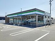 【コンビニエンスストア】ファミリーマート長井舟場店まで190ｍ