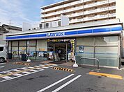 【コンビニエンスストア】ローソン様まで285ｍ