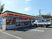 【コンビニエンスストア】デイリーヤマザキ様まで850ｍ