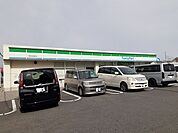 【コンビニエンスストア】ファミリーマート宇都宮簗瀬町店まで130ｍ