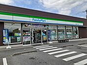 【コンビニエンスストア】ファミリーマート駒生二丁目店まで500ｍ