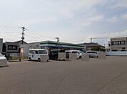 【コンビニエンスストア】ファミリーマート加治木本町店まで800ｍ