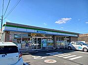 【コンビニエンスストア】ファミリーマート　富士松岡店まで450ｍ