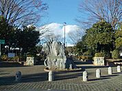 【警察】中央公園まで700ｍ