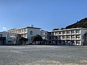 【小学校】森小学校まで700ｍ